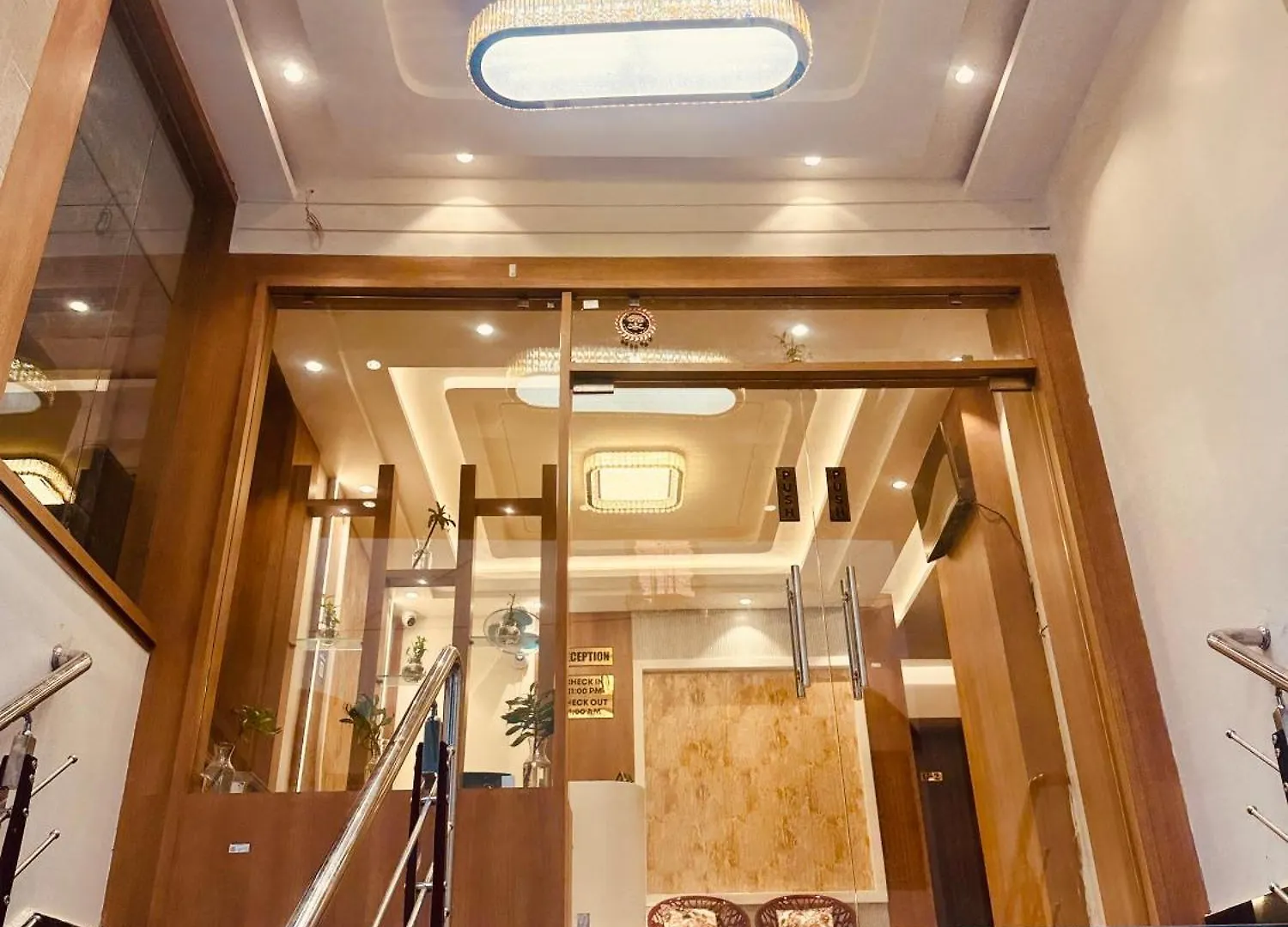 Hotel Deep Palace 바라나시