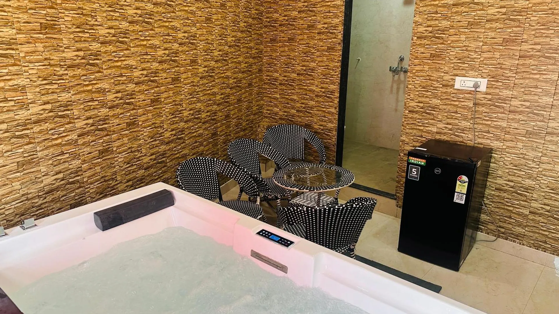 Hotel Deep Palace 바라나시