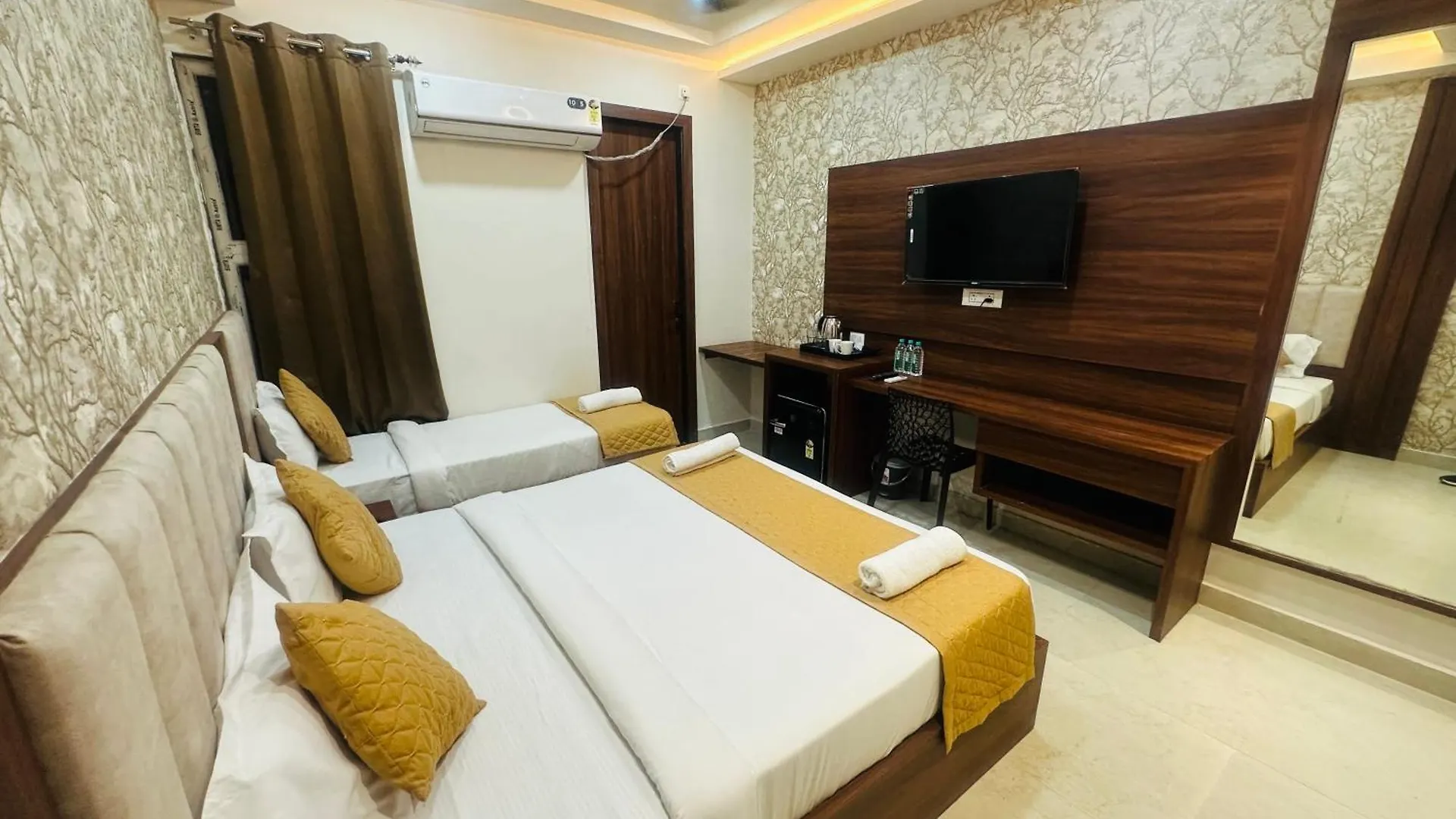 Hotel Deep Palace Váránaszi