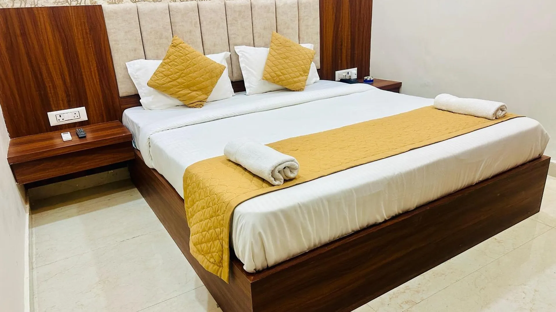 Hotel Deep Palace Váránaszi