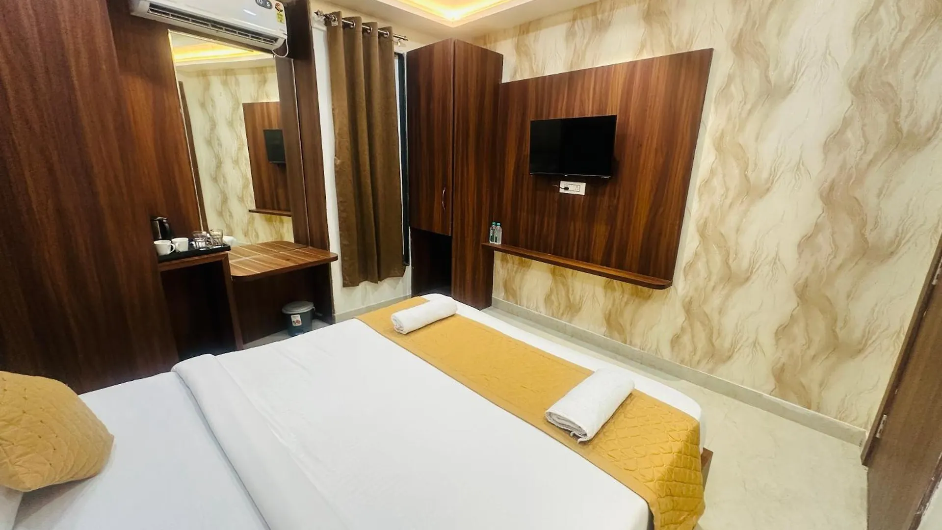 Hotel Deep Palace Váránaszi