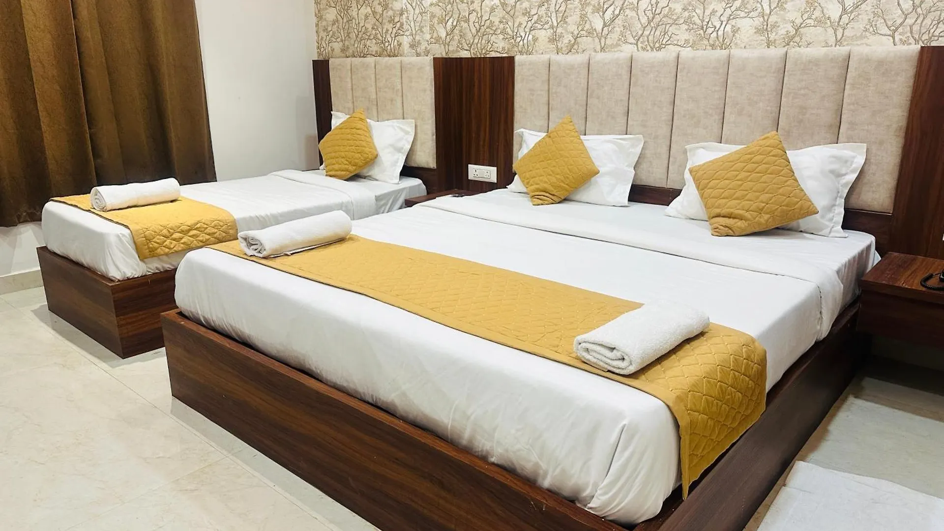Hotel Deep Palace Váránaszi