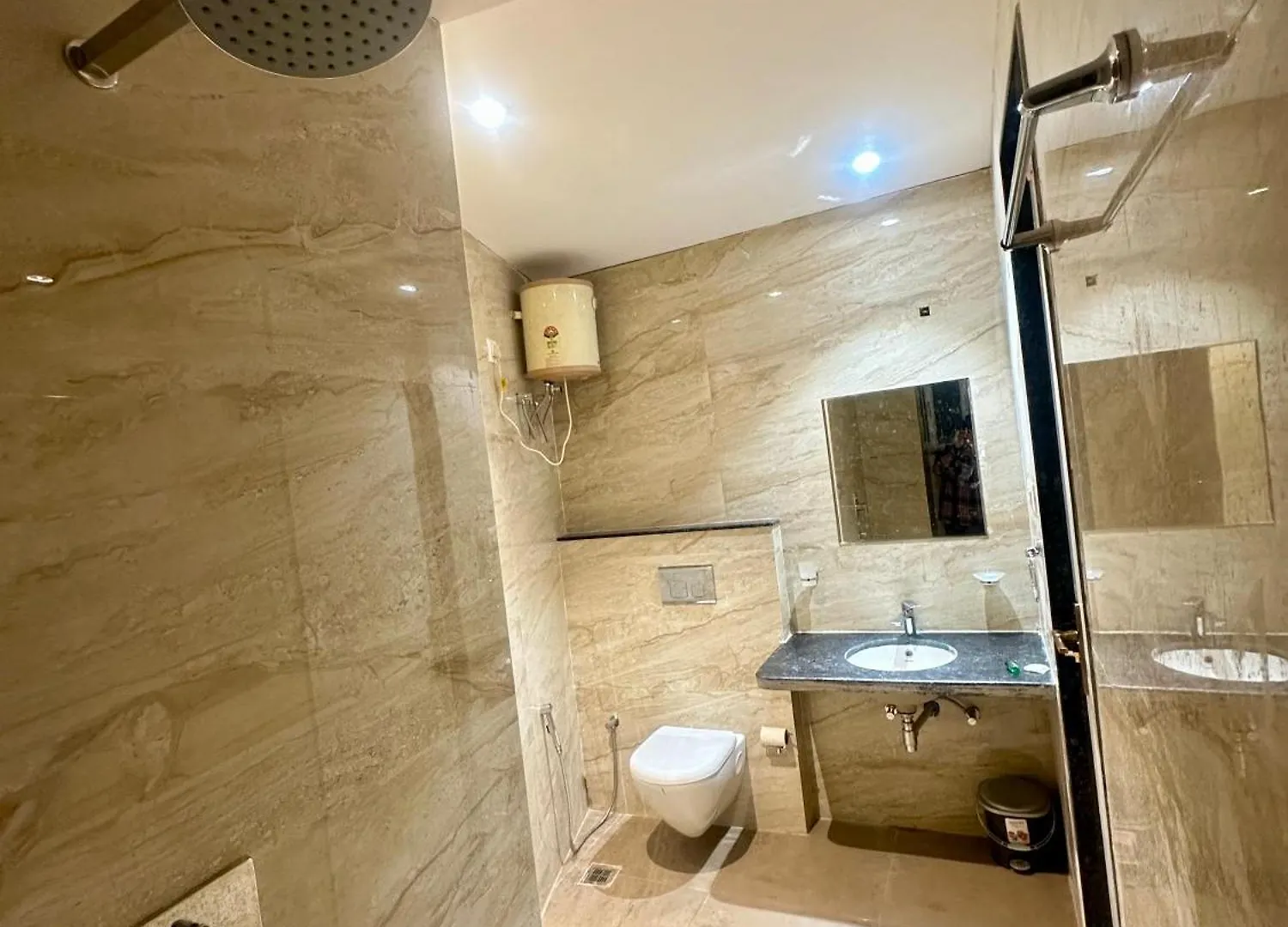 Hotel Deep Palace Varanasi