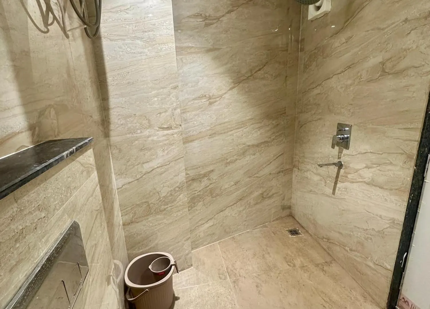 Hotel Deep Palace Varanasi 5*,