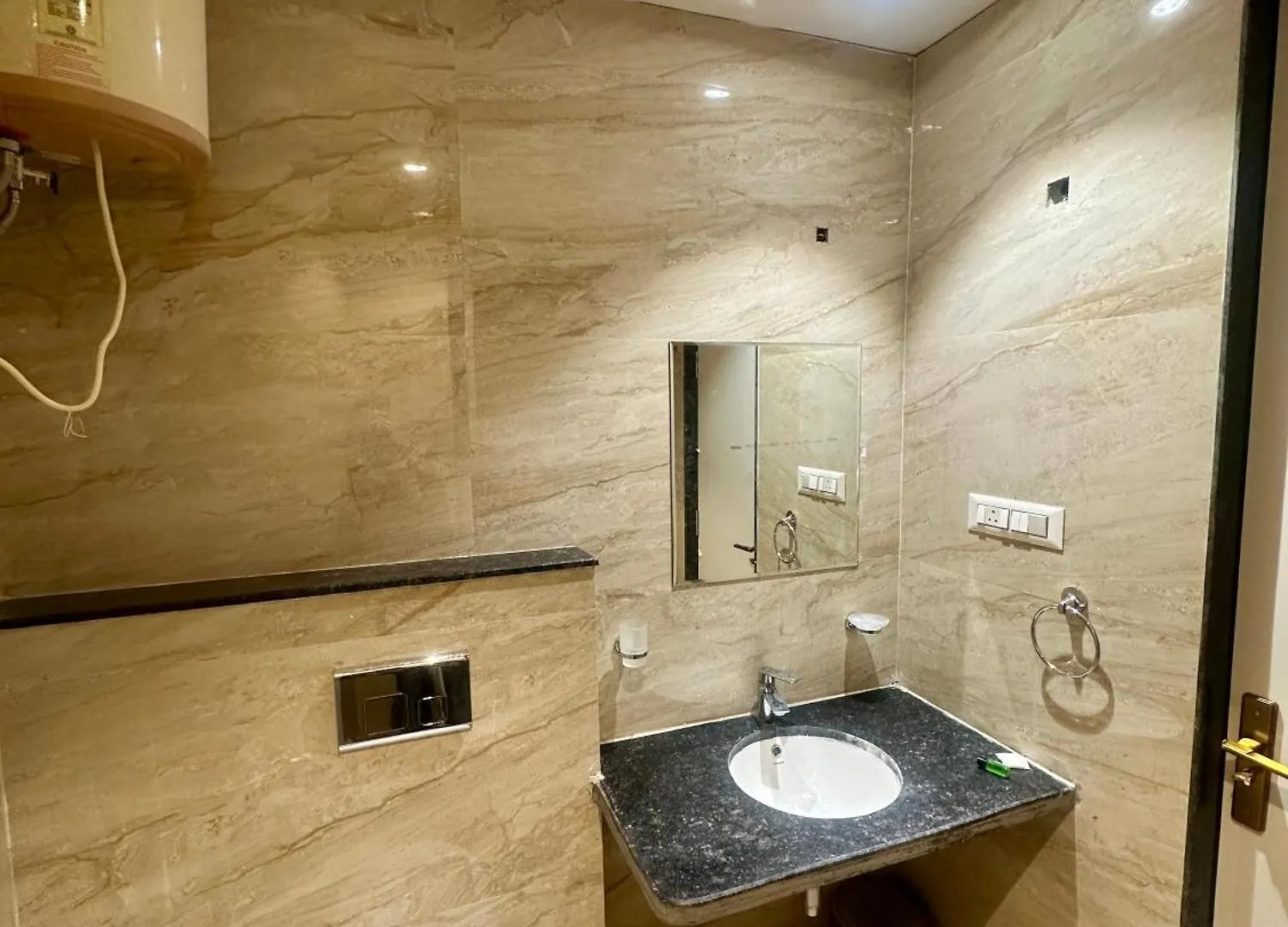 Hotel Deep Palace Varanasi India