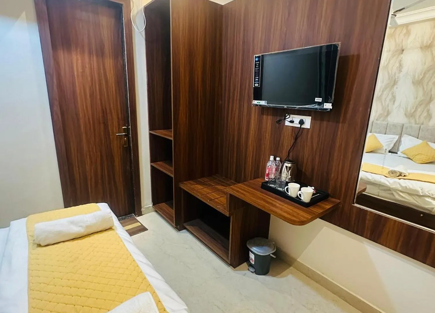 *****  Hotel Deep Palace Varanasi India