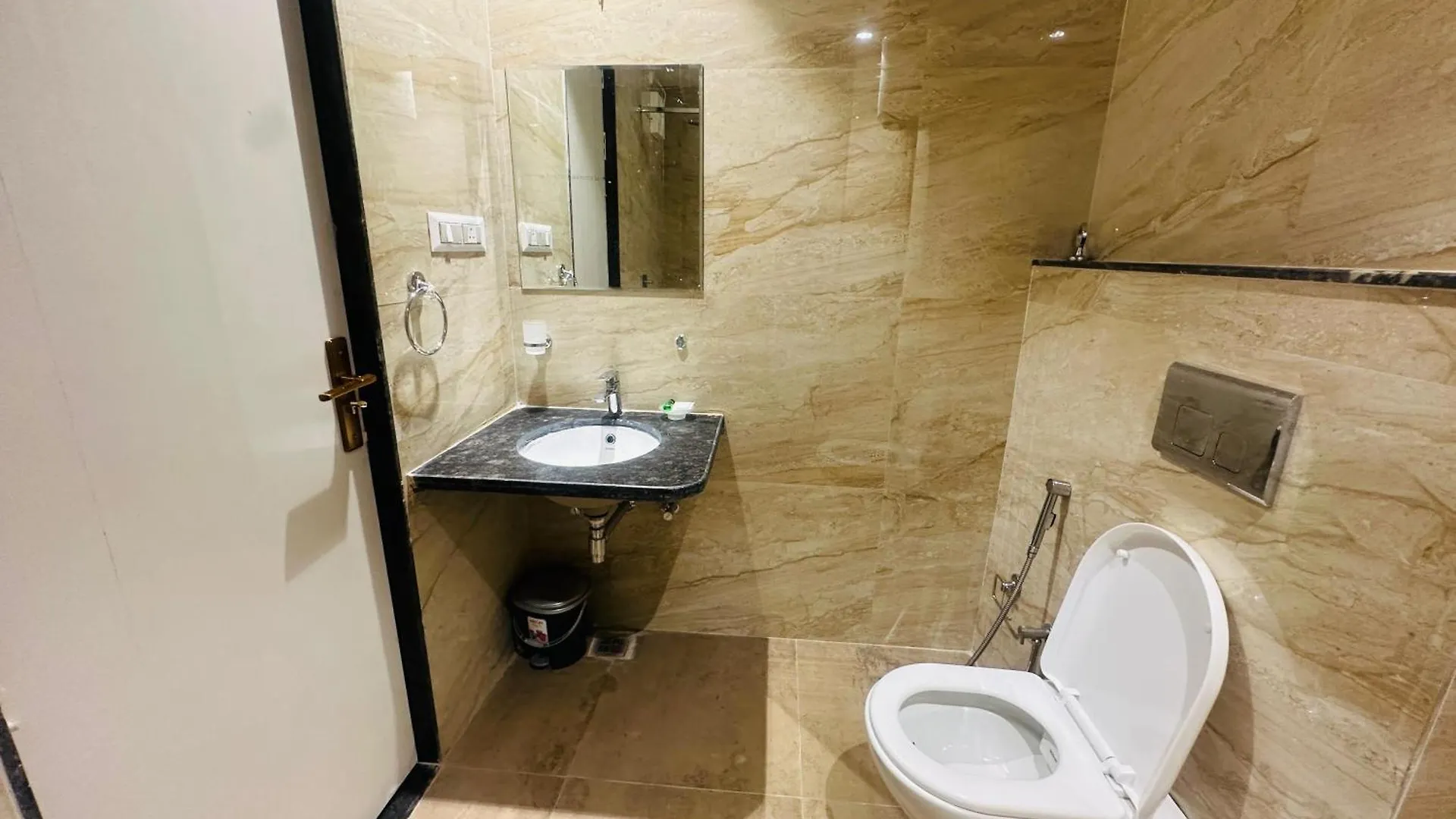 *****  Hotel Deep Palace Varanasi India