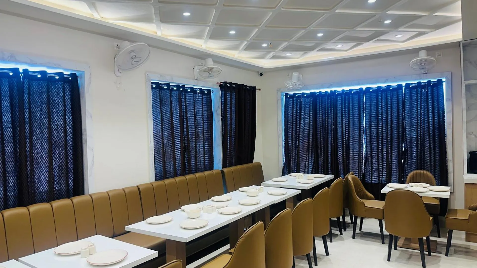 Hotel Deep Palace Benares