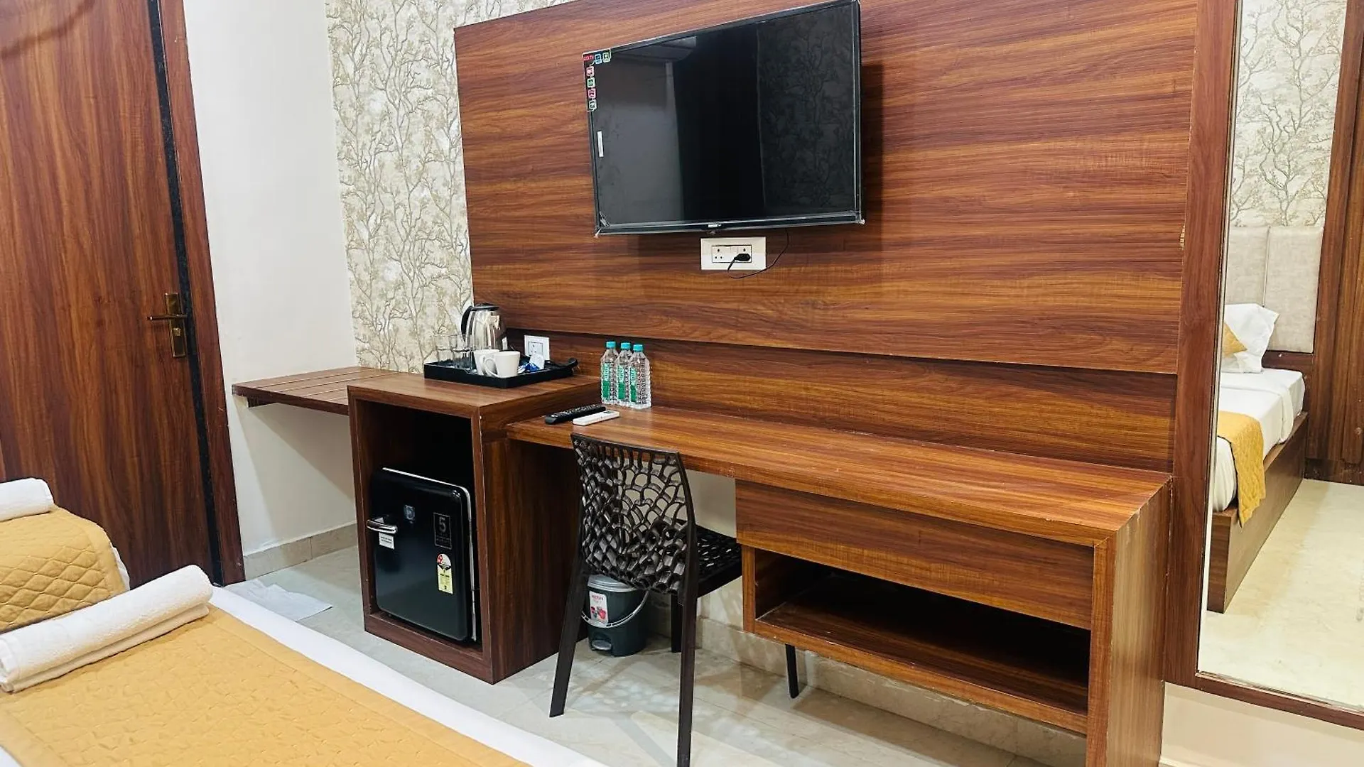 *****  Hotel Deep Palace Benares India
