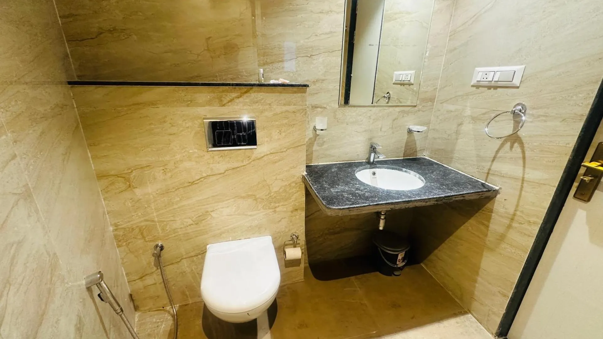 Hotel Deep Palace Benares 5*,  India
